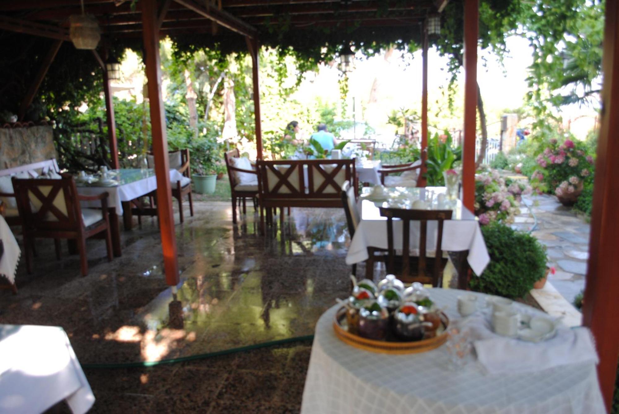 Gunebakan Taliani Hotel Айвалык Экстерьер фото