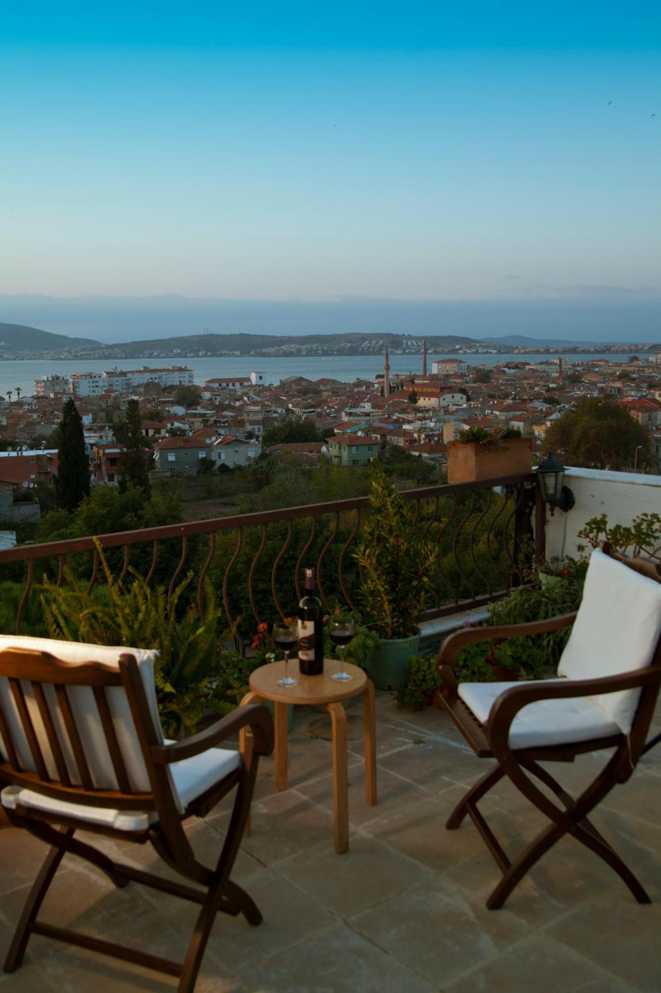 Gunebakan Taliani Hotel Айвалык Экстерьер фото