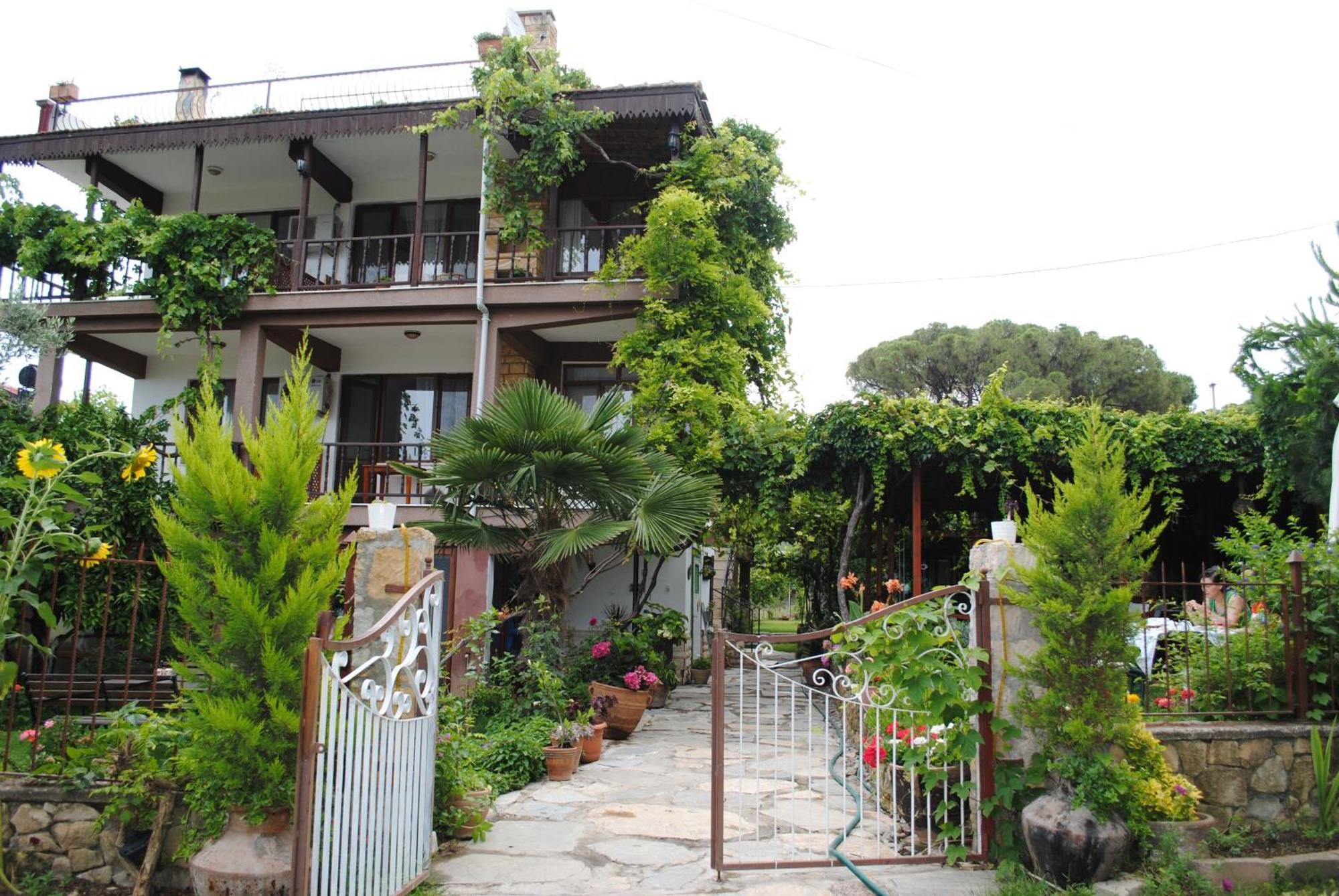 Gunebakan Taliani Hotel Айвалык Экстерьер фото