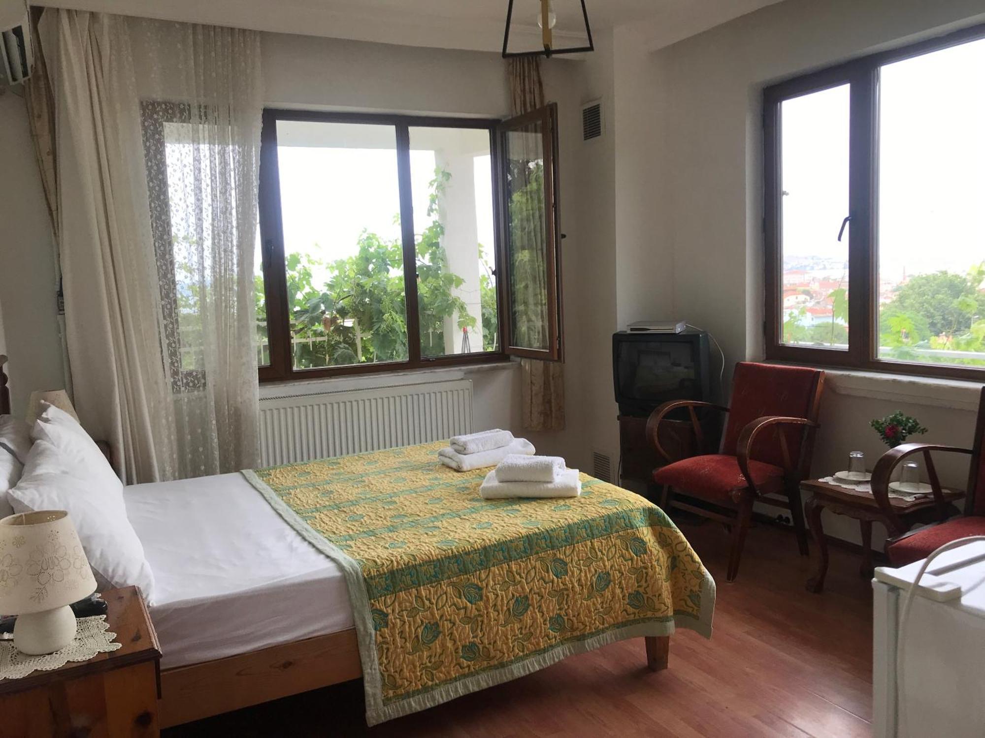 Gunebakan Taliani Hotel Айвалык Экстерьер фото