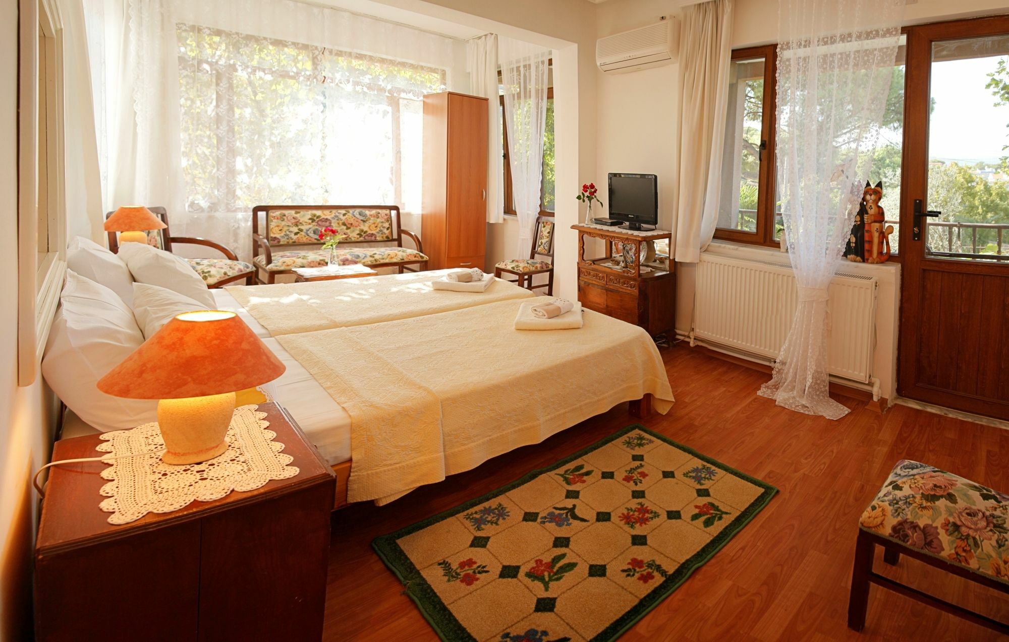 Gunebakan Taliani Hotel Айвалык Экстерьер фото